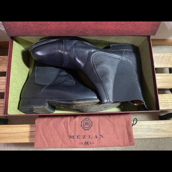 Mezlan Higgins Size 10 in black with dust bags and box - Picture 4 of 6